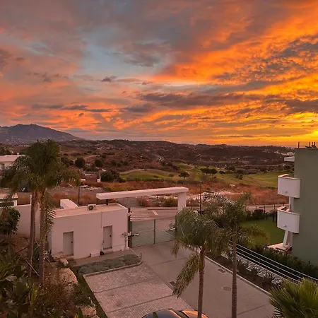 With Calanova Golf-view Terrace, Indoor Pool, Sauna Διαμέρισμα Sitio de Calahonda